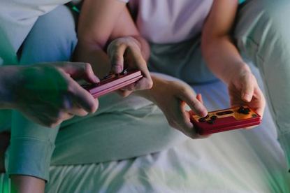 ba cây trực tuyến F8bet